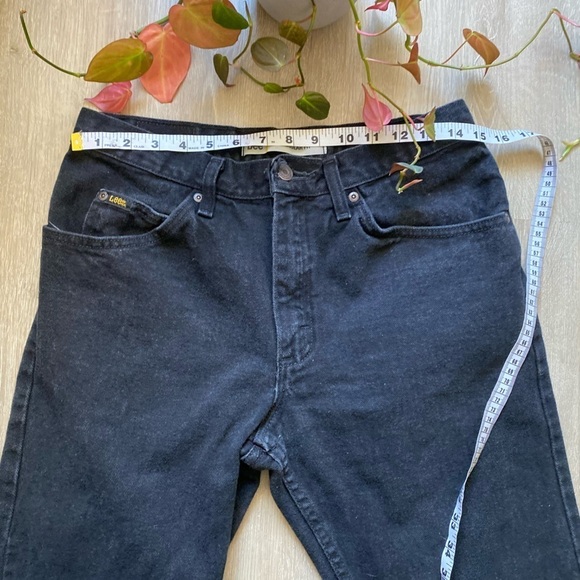 Vintage Lee Jeans High Waisted Straight Leg Black Denim Jeans Raw Hem - Picture 9 of 12